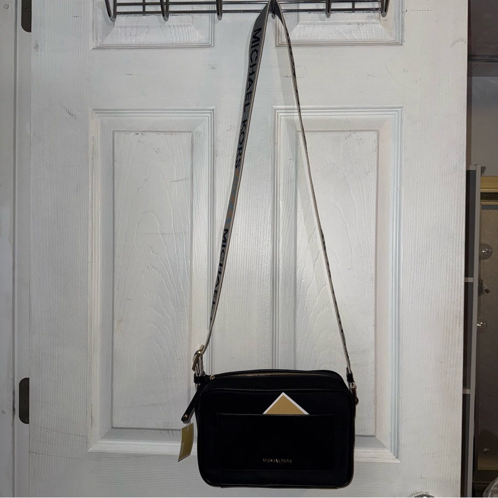 Michael Kors Jet Set Black Crossbody Bag – Logo Strap